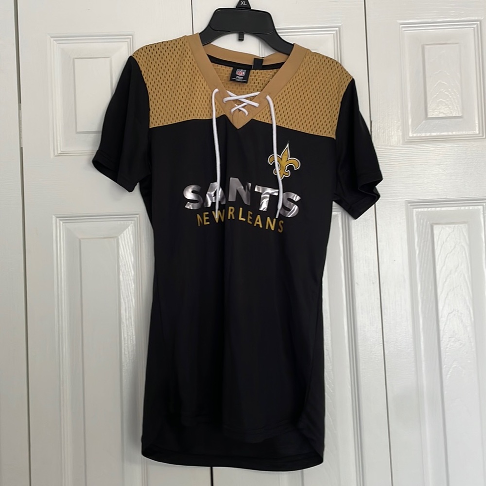 NFL women’s saints t shirt